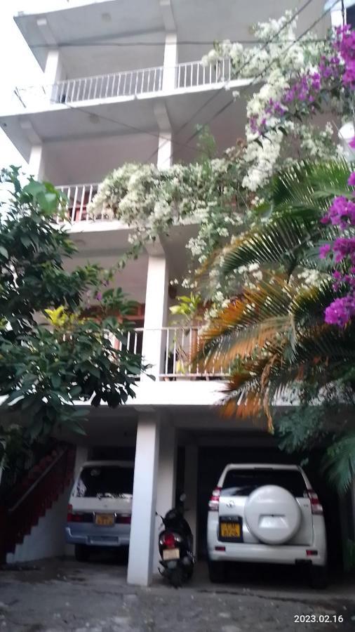 Old Town Hotel Kandy Bagian luar foto