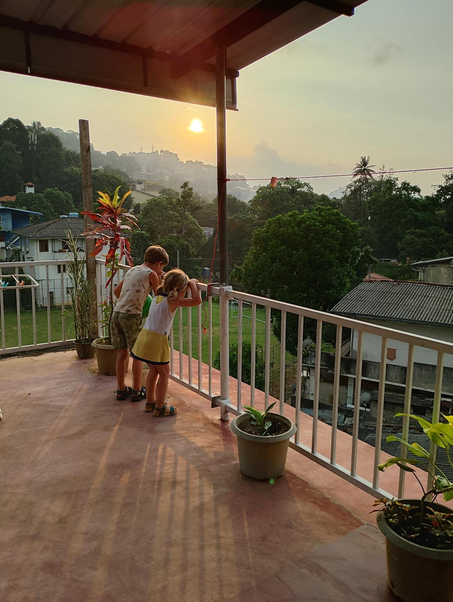 Old Town Hotel Kandy Bagian luar foto